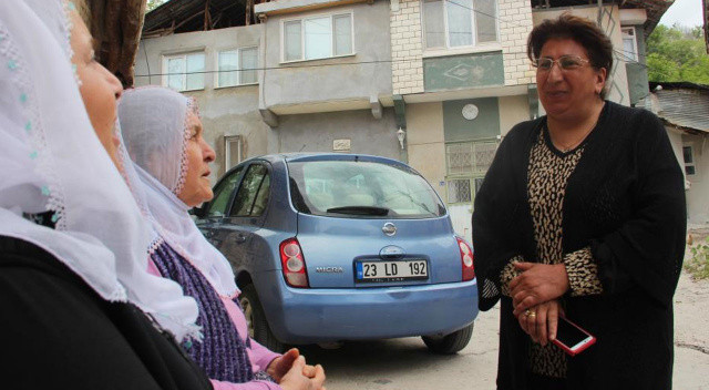 15 yıl gurbette kaldı, köyüne efsane dönüş yaparak ilk kadın muhtar oldu görseli