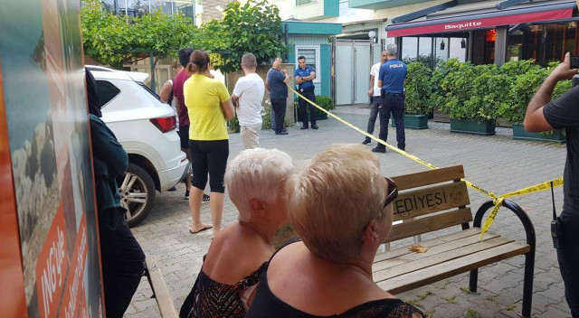 Antalya'da cinnet getiren Ukraynalı baba dehşet saçtı: 2 çocuğunu bıçakladı görseli