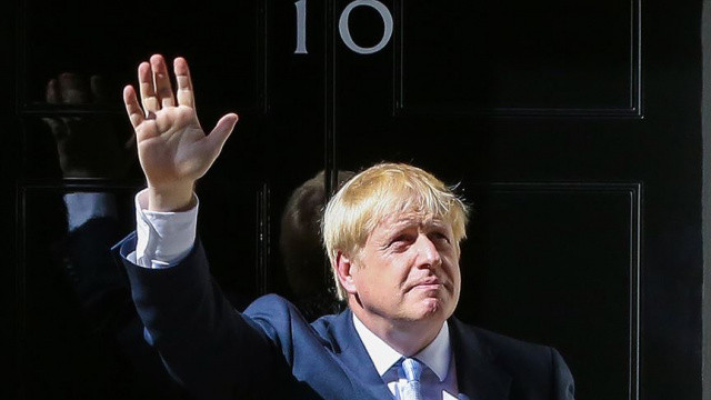 Boris Johnson'ın koltuğu sallanıyor görseli