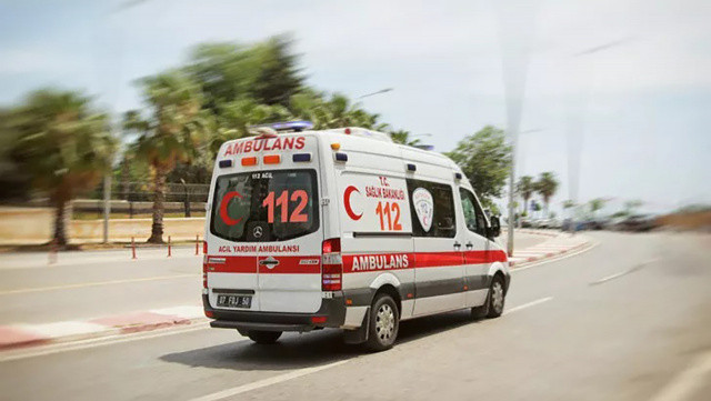 Motosiklet ile otomobil çarpıştı: İki ölü, iki yaralı görseli