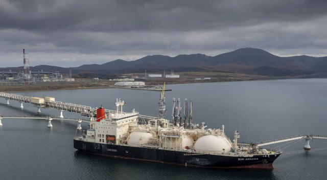 Rusya gazı kesti Finlandiya çözümü buldu: LNG terminali kiraladı görseli