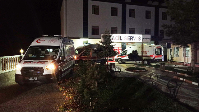 Yozgat’ta otomobil devrildi, ölü ve yaralılar var görseli