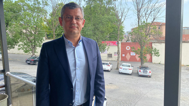 CHP'li Özgür Özel, Osman Kavala'yı ziyaret etti görseli