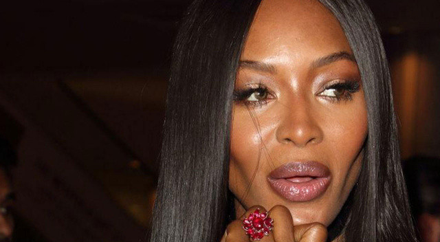 Naomi Campbell’e Bulgaristan’da ırkçılık: Siyahi olduğu için havaalanında eşyalarını aradılar görseli