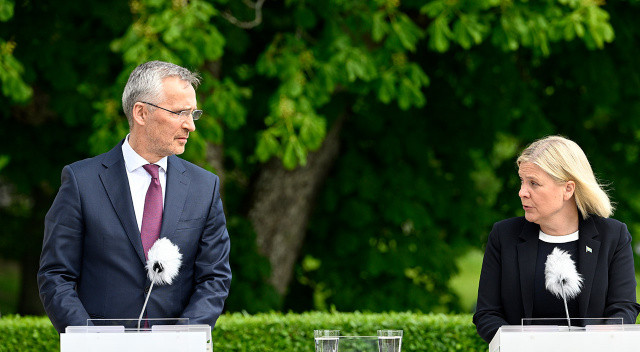 NATO Genel Sekreteri Stoltenberg: Türkiye'nin endişelerini gidermek için 3 ülke ile temas halindeyiz görseli