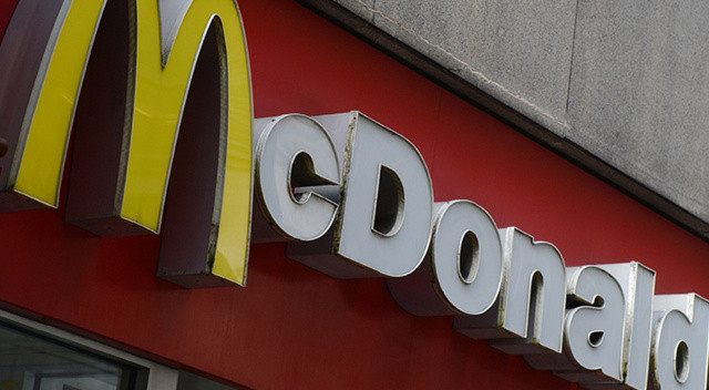Rusya'da McDonald’s restoranları yeni ismiyle tekrar açıldı görseli