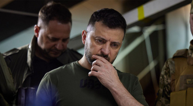 Zelenskiy’den savaşa dair kritik açıklama: Donbass’ın geleceği orada belirleniyor görseli