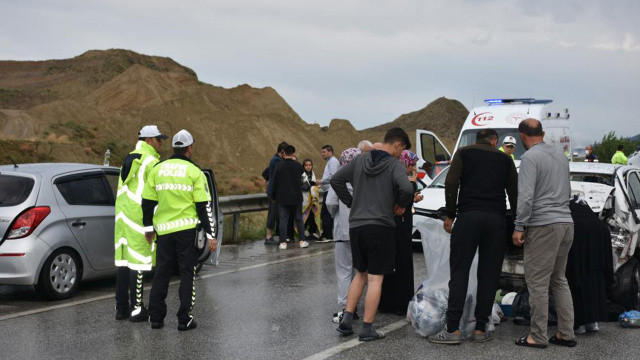 Kastamonu’da 11 ayrı kaza oldu, ölü ve yaralılar var görseli