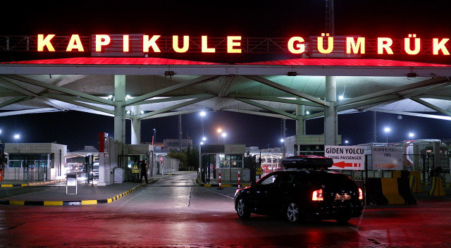 Pasaportsuz Bulgarlar Edirne'ye akın etti: Dönüş yolunda uzun kuyruklar oluştu görseli
