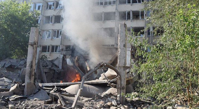 Rusya Mikolayiv'deki iki üniversite binasını vurdu görseli