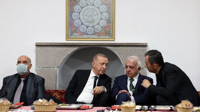 Cumhurbaşkanı Erdoğan, muharrem ayı iftarına katıldı görseli