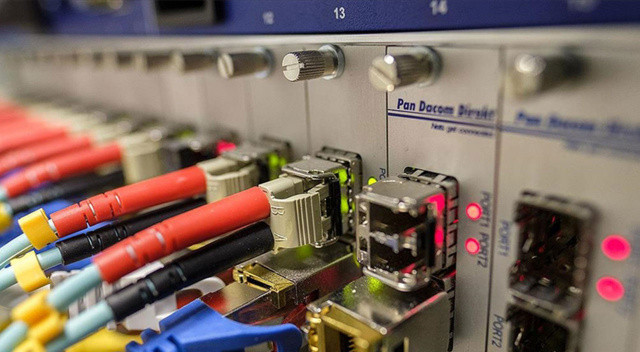 Kıtalararası fiber optik internet ağları ABD-Çin rekabetinde yeni cephe açıyor görseli