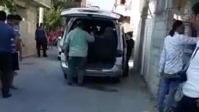 Servis aracının ezdiği 3 yaşındaki çocuk canından oldu görseli