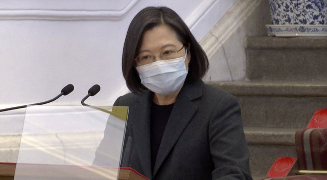 Tayvan lideri Tsai Ing-wen: Çin'in askeri tehditleri devam ediyor görseli