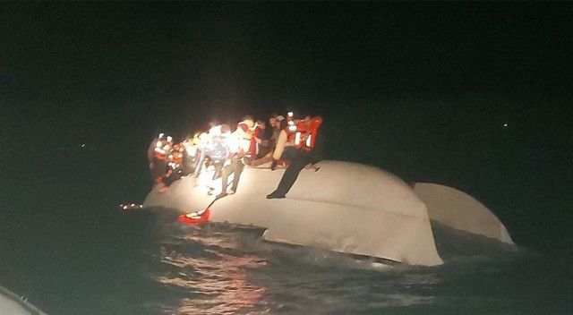 Yunanistan'da göçmen teknesi battı görseli