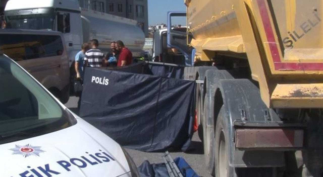 22 yaşındaki genç kadının feci ölümü! Kamyonun altında kaldı görseli