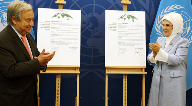 BM Genel Sekreteri Guterres ve Emine Erdoğan, 'Sıfır Atık Projesi' için iyi niyet beyanı imzaladı görseli