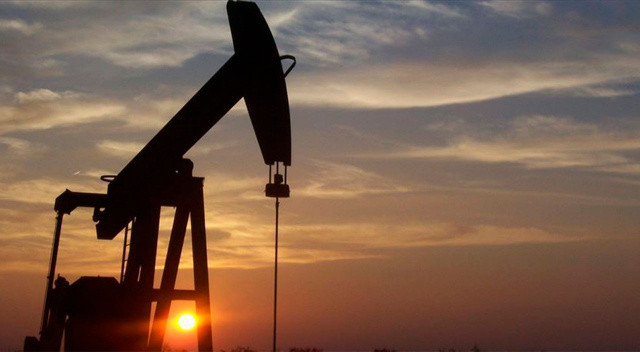 Brent petrol kapanışta sert düştü: Varil fiyatı 86 dolar seviyelerine geriledi görseli