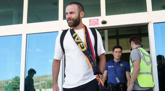Galatasaray'ın yeni transferi Juan Mata İstanbul'a geldi! görseli