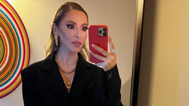 Hadise'nin konserde fırlattığı yüzük Mehmet Dinçerler’in aldığı yüzük mü? görseli