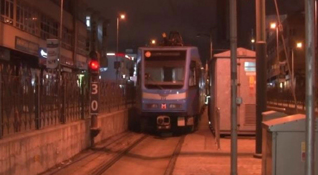 İstanbul'da tramvayda duman paniği! Yolcular hemen tahliye edildi görseli