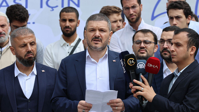 İstanbul'daki STK'lerden 'Aileni ve neslini koru, sapkınlığa dur de' mitingi görseli