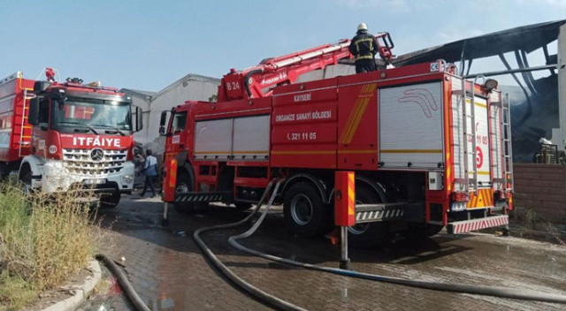 Kayseri'de tekstil fabrikasında korkutan yangın görseli