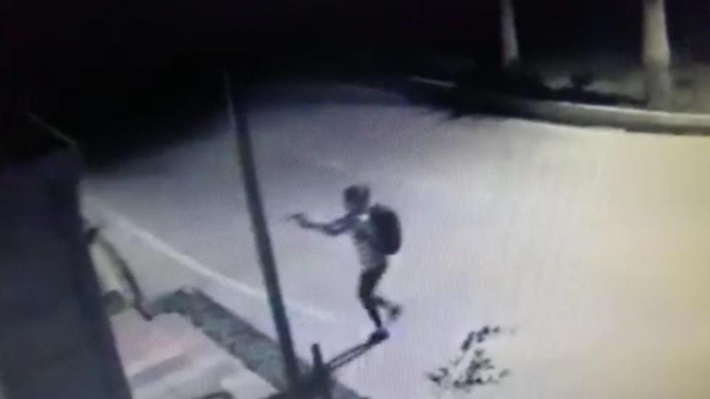Mersin'de polisevine saldıran teröristler kadın çıktı, işte çatışma anı görseli
