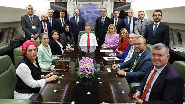 Son dakika...Cumhurbaşkanı Erdoğan Balkan turu dönüşü konuştu: Yunanistan ile anladığı dilden konuşacağız görseli
