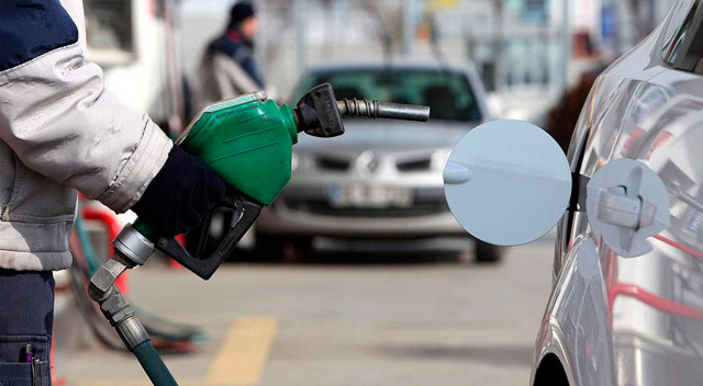 Akaryakıta çifte zam geldi… Brent petrol 90 dolar seviyesini aştı görseli