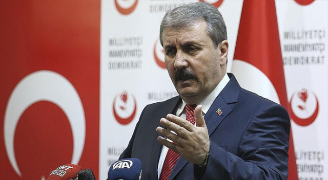 BBP Lideri Destici'den Yunanistan tepkisi: Bir sabah Türk bayrağı çekildiğini görüveririz görseli