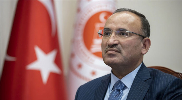 Son dakika! Adalet Bakanı Bekir Bozdağ: Başörtüsüne ilişkin anayasa teklifi Pazartesi günü Cumhurbaşkanımıza sunacağız görseli