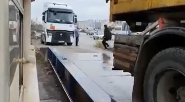 Yalova'da korku dolu anlar! Tersane işçilerine silahlı saldırı: Çok sayıda yaralı var görseli